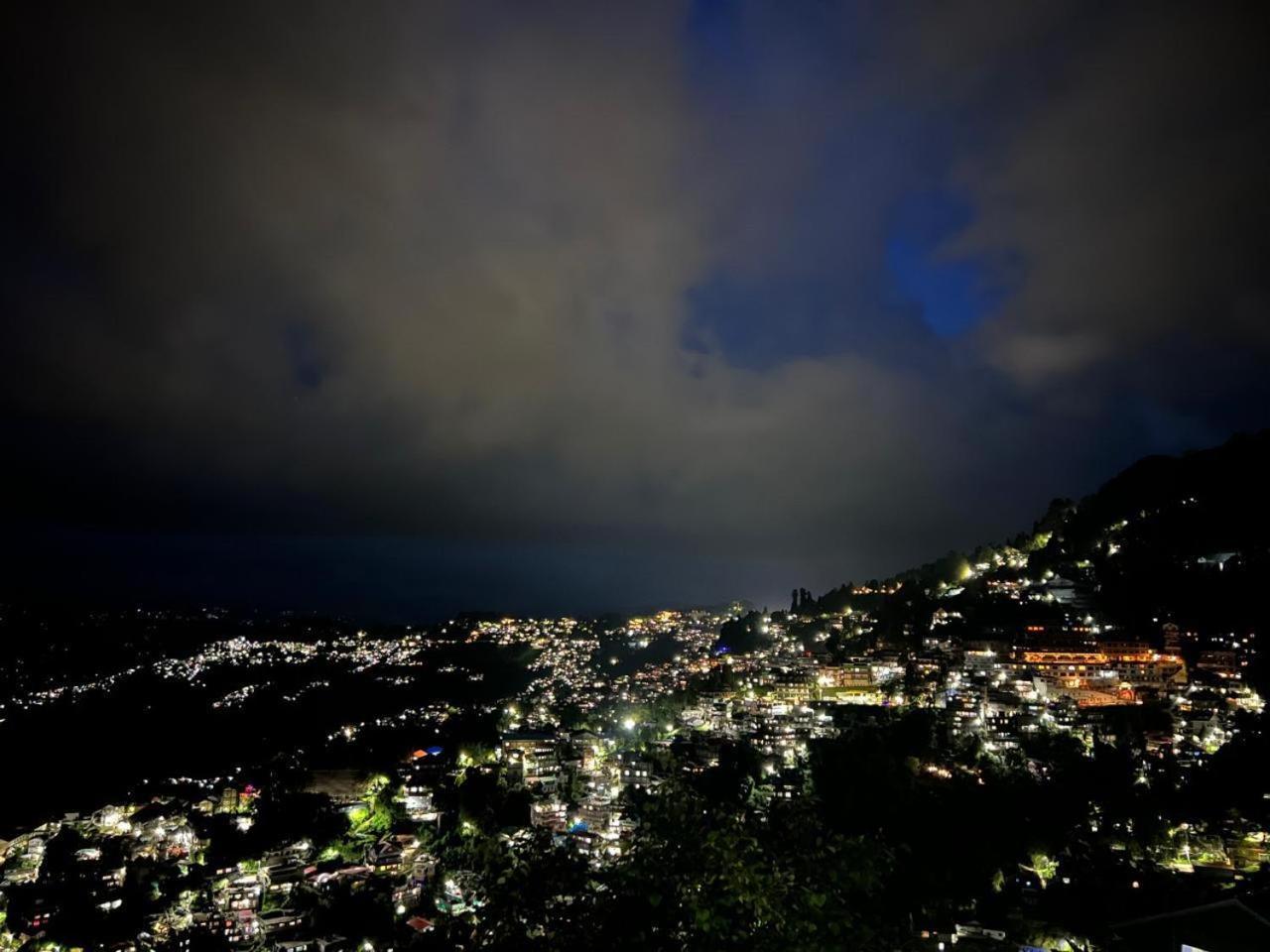 Himalayan Gorkha Retreat II Free Parking Hotel Darjeeling  Buitenkant foto