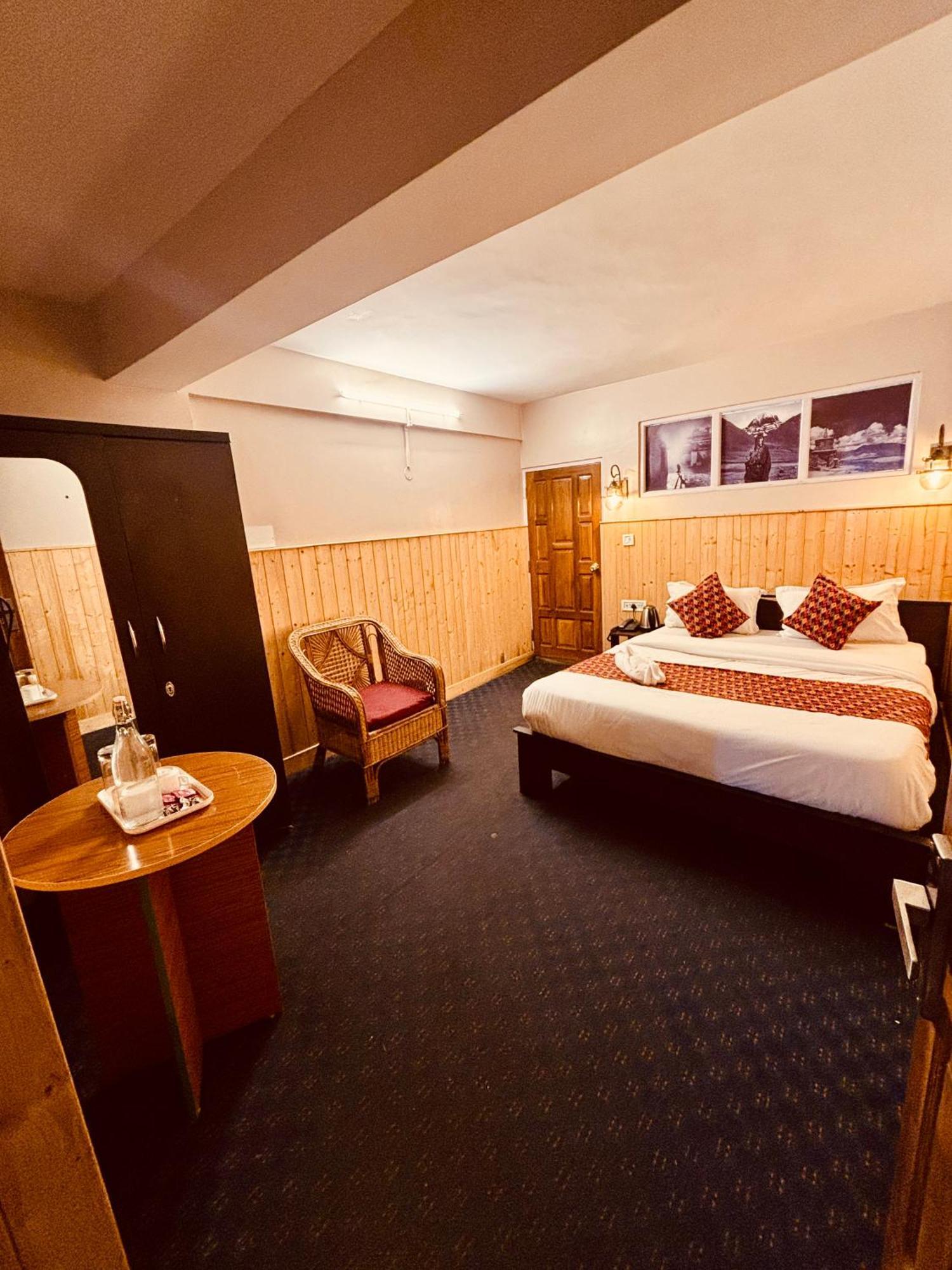 Himalayan Gorkha Retreat II Free Parking Hotel Darjeeling  Buitenkant foto